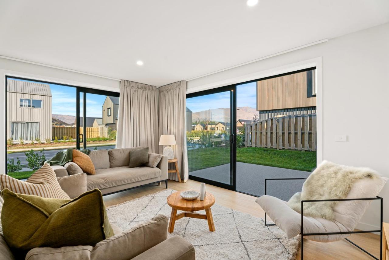 Wanaka Wonder - Wanaka Holiday Home Exterior photo